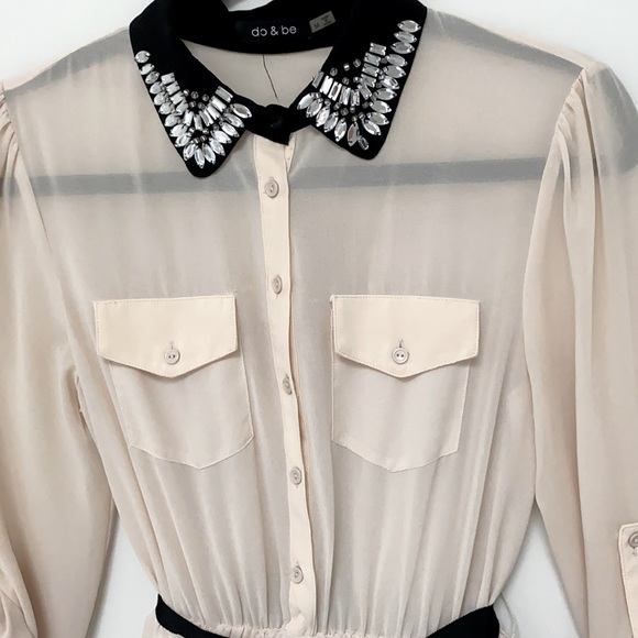 Adorable dress with jewelled collar - Picture 3 of 4